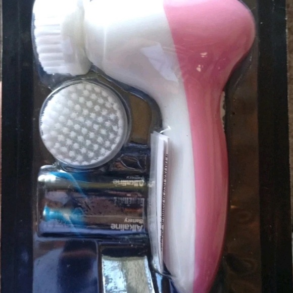 Facial beauty brush Studio Selection with batteries and replacement brush head~ - Picture 2 of 2